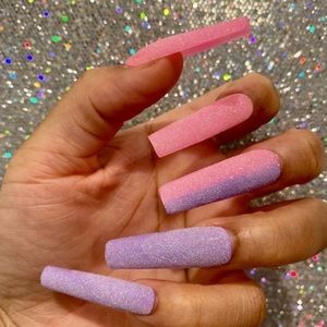 Press on nails